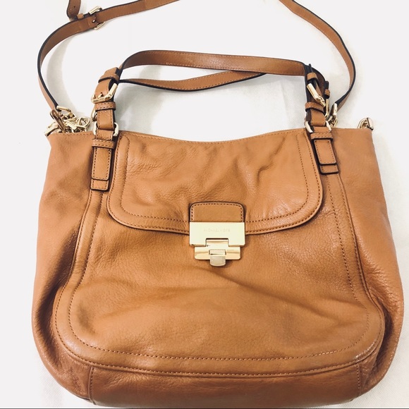 Michael Kors Handbags - Michael Kors leather brown tan large hobo bag EUC